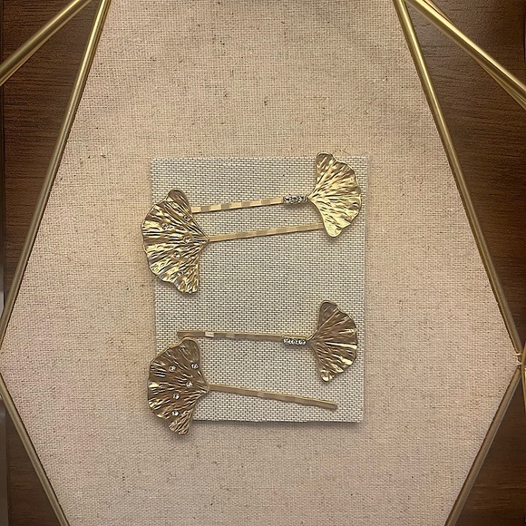 Anthropologie Accessories - ✨ Anthropologie Botanical Bobby Pin Set